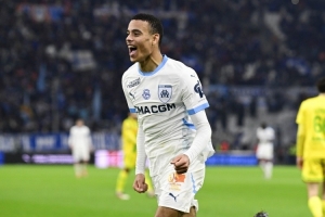 竞彩足球-德泽尔比：格林伍德从未像今天踢得这么努力，媒体逼我改变打法